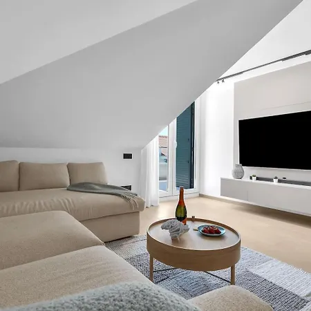 Apartment Penthouse Nikolina-50m To Beach! - Exklusiv *