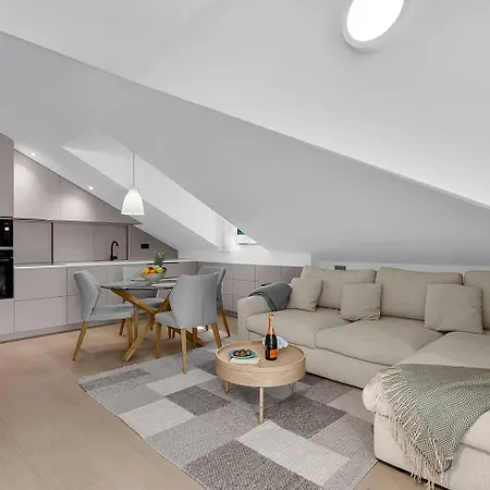 Penthouse Nikolina-50m To Beach! - Exklusiv Apartment