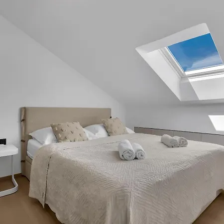 Penthouse Nikolina-50m To Beach! - Exklusiv *